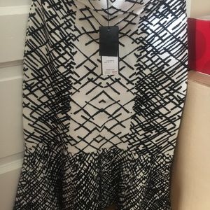 BCBG NWT SKIRT. M